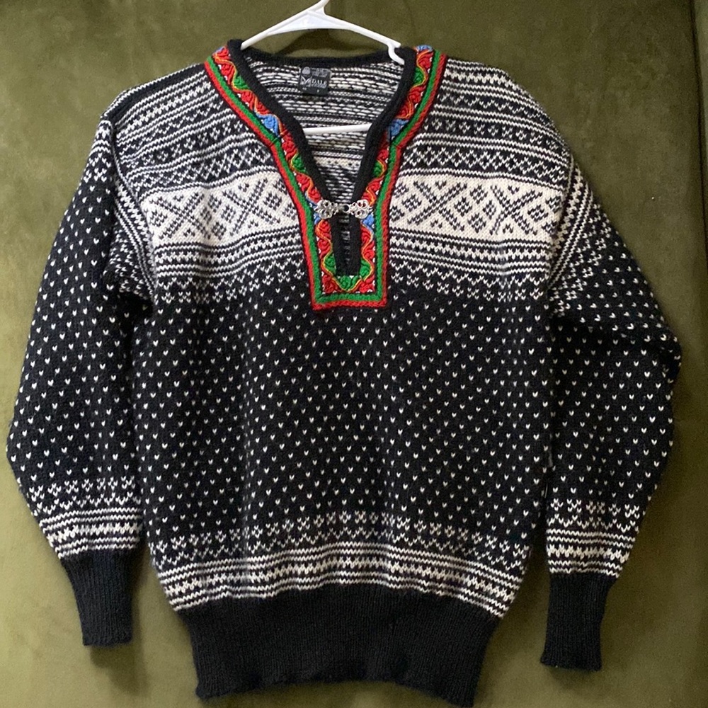 Vintage Dale of Norway Pure Wool Sweater Size 40 / Small